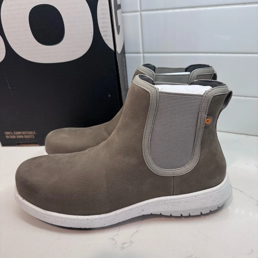 Bogs cypress Chelsea work boot waterproof comp toe women’s size 9.5 taupe brown